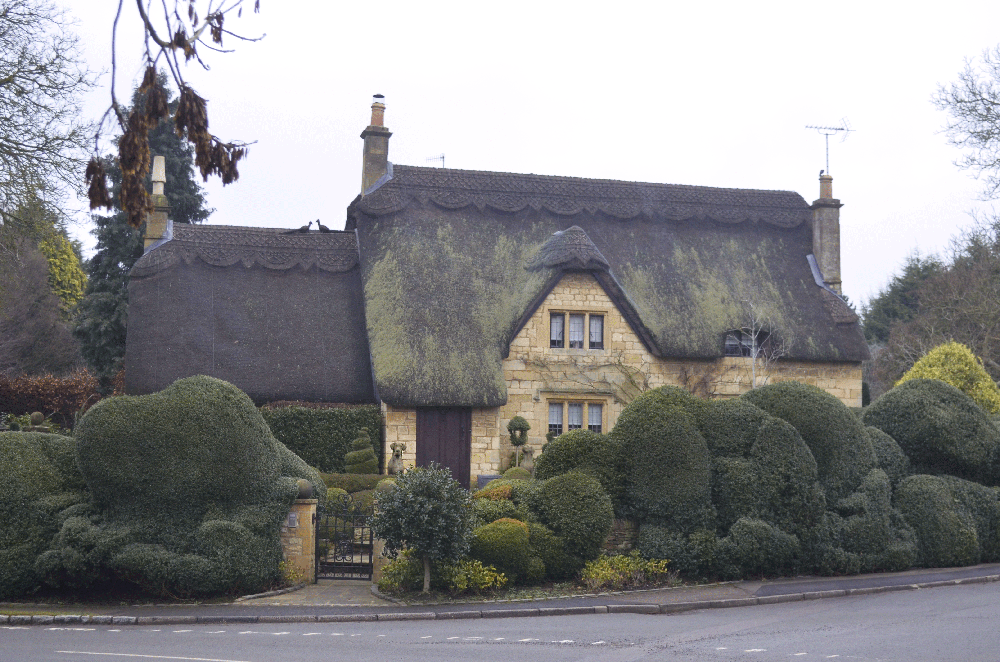 tipico cottage nella campagna inglese
